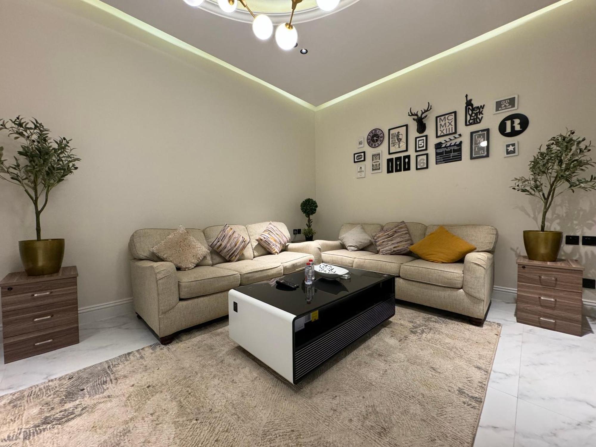 Apartment فاخرة غرفة وصالة بالعارض دخول ذاتي ١٢ Riyadh