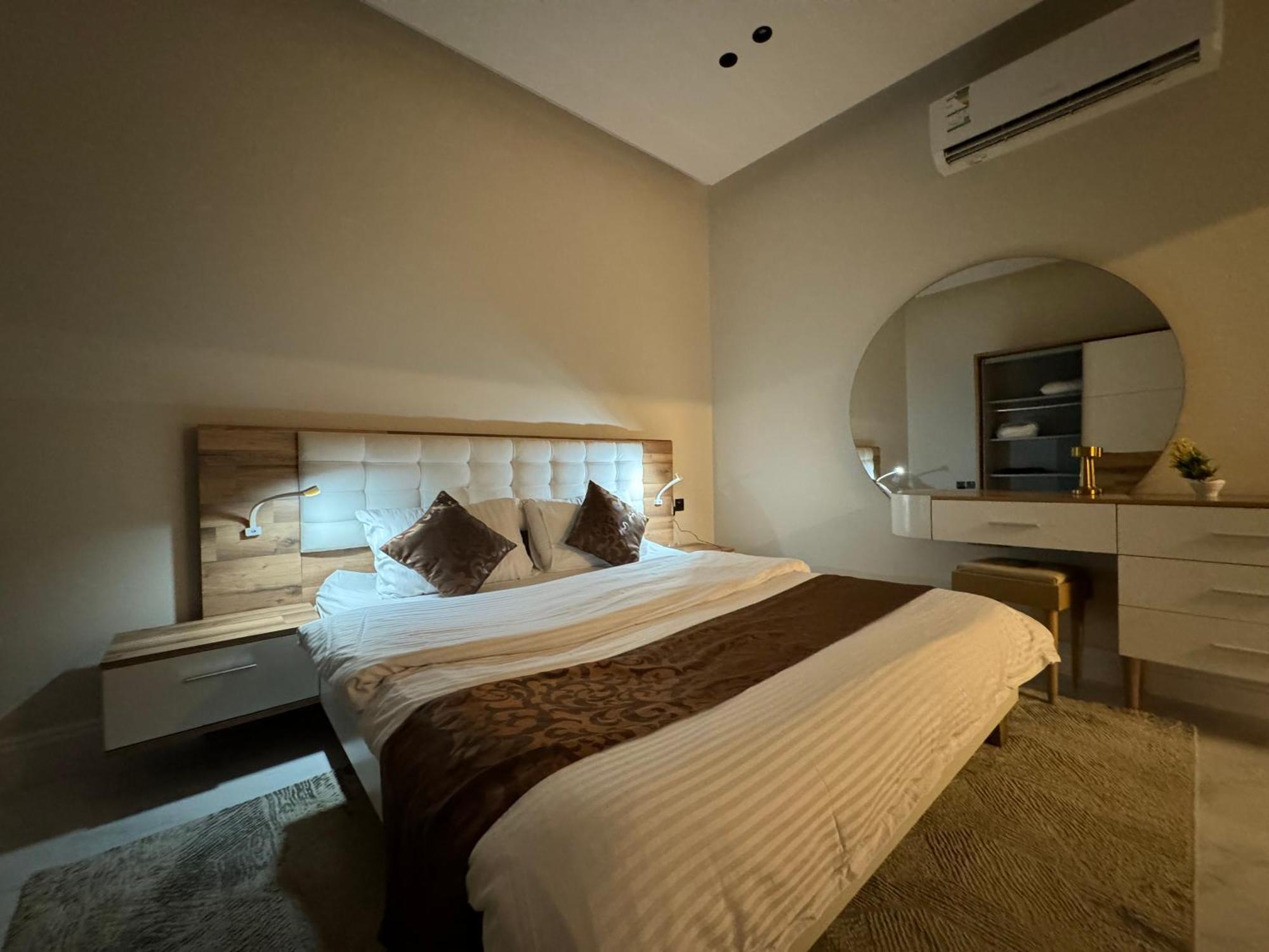 Apartment فاخرة غرفة وصالة بالعارض دخول ذاتي ١٢