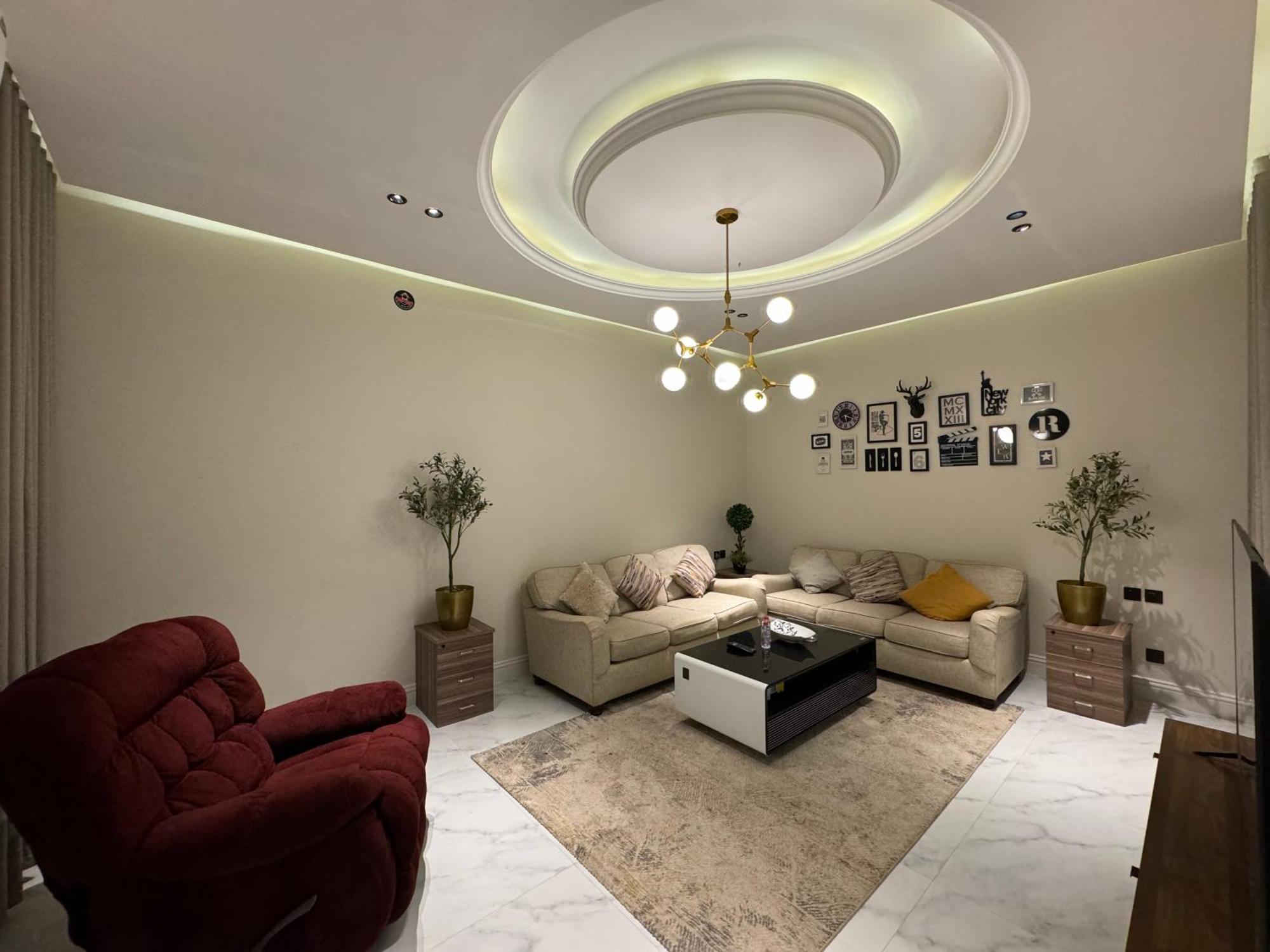 Apartment فاخرة غرفة وصالة بالعارض دخول ذاتي ١٢